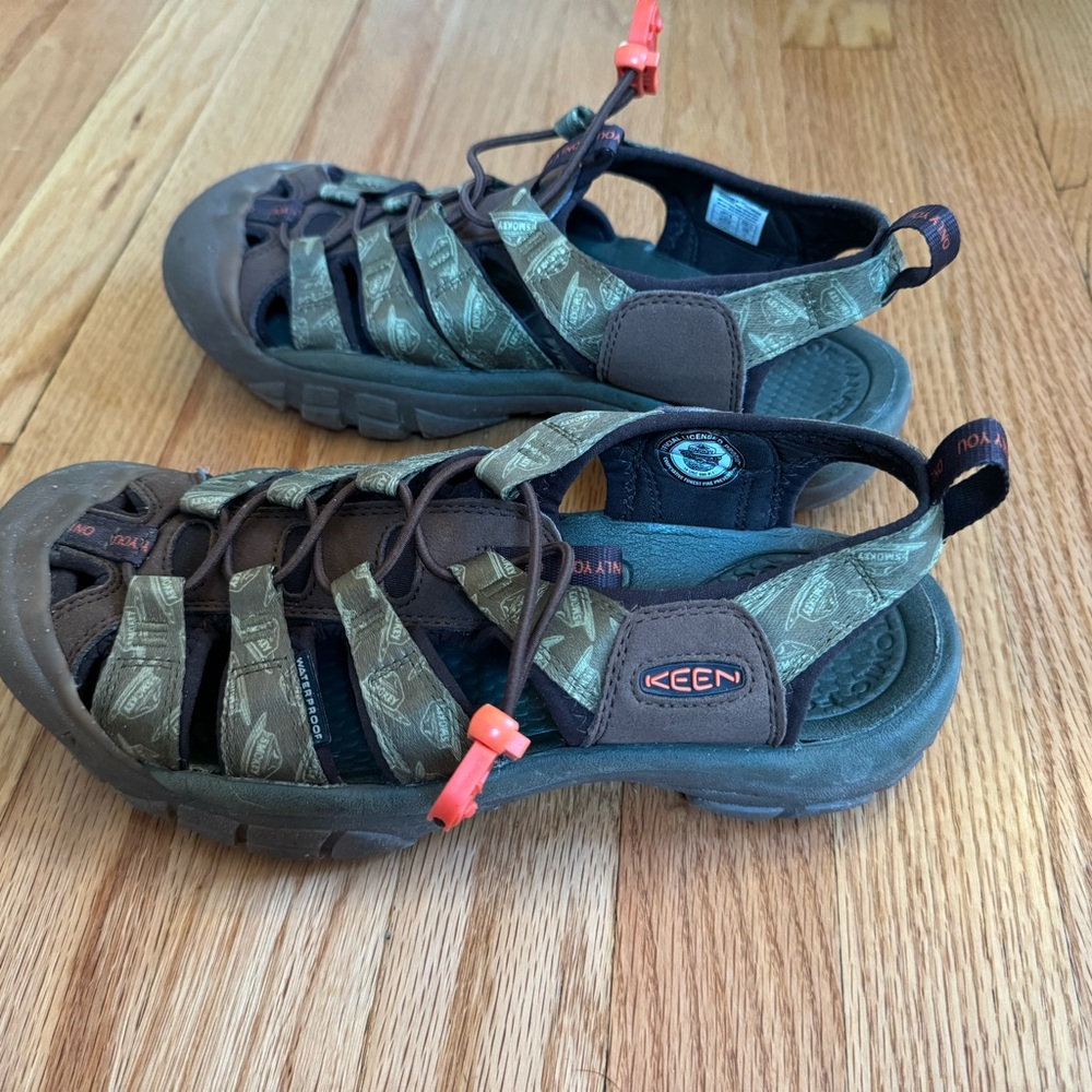Keen Size 7 Shoes